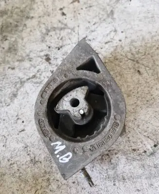 Mercedes-Benz A W168 Engine mount bracket 1682400018