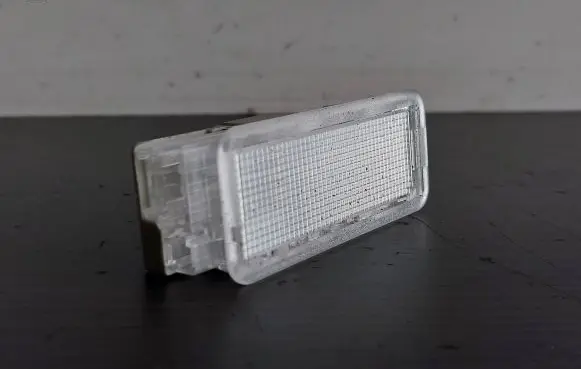 Peugeot 308 Boot/trunk interior light 