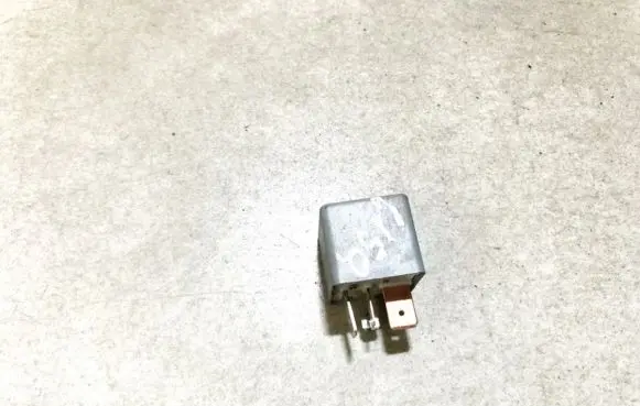 Audi A4 S4 B5 8D Other relay 8a0951253b 899578000