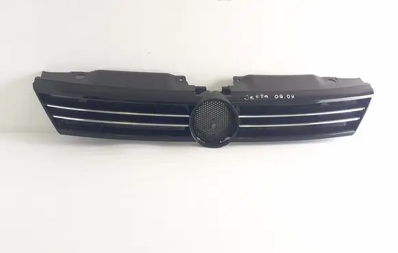 Volkswagen Jetta VI Front bumper upper radiator grill 5C6853653 5C6853651A