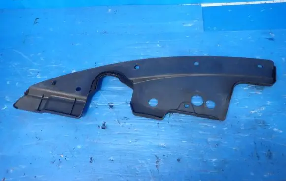 Nissan Murano Z51 Radiator trim 62580-1AA0A LE37-5211-100