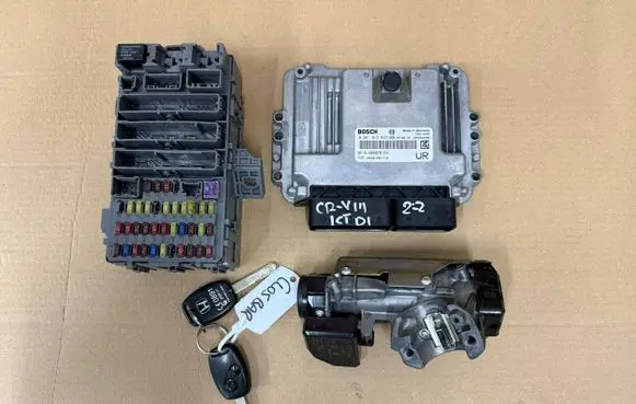 Honda CR-V Engine control unit/module 37820R06E16 96161808070164 0281013633