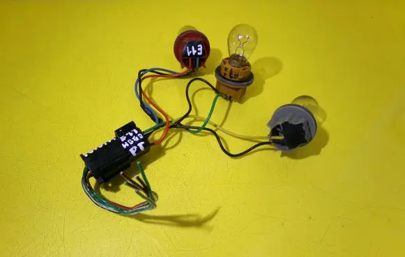 Toyota Corolla E110 Tail light bulb cover holder
