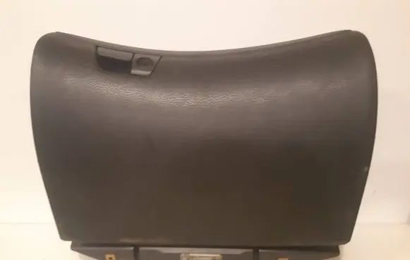 Volvo S60 Glove box