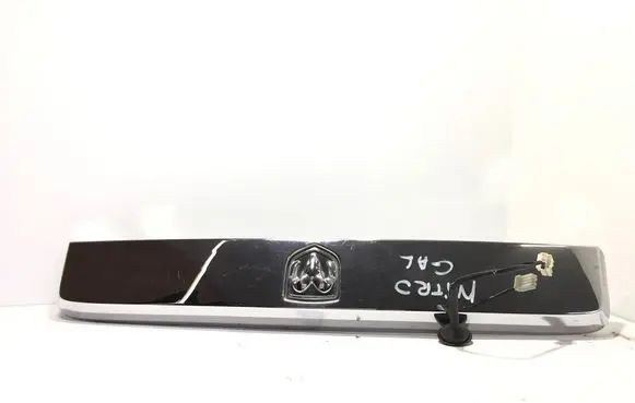 Dodge Nitro Trunk door license plate light bar 55113161A NNN0736C E114321