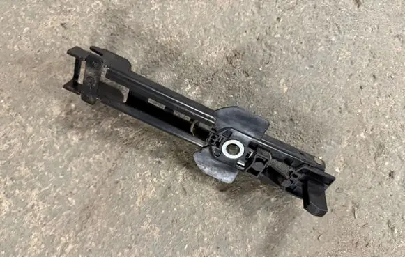Skoda Superb B6 (3T) Seat belt adjustment rail 8E0857833A
