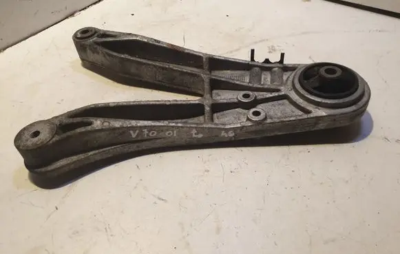 Volvo V70 Engine mounting bracket 3524347