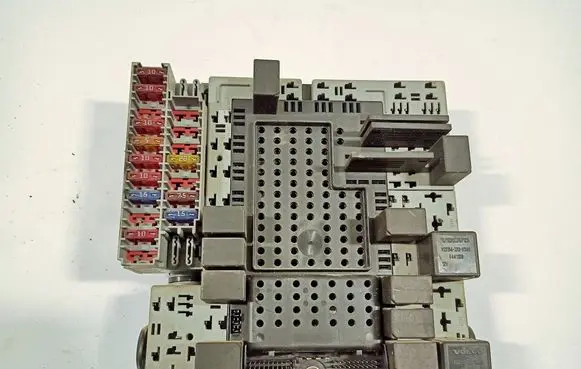 Volvo S80 Fuse module 9162438 8696098 8622520