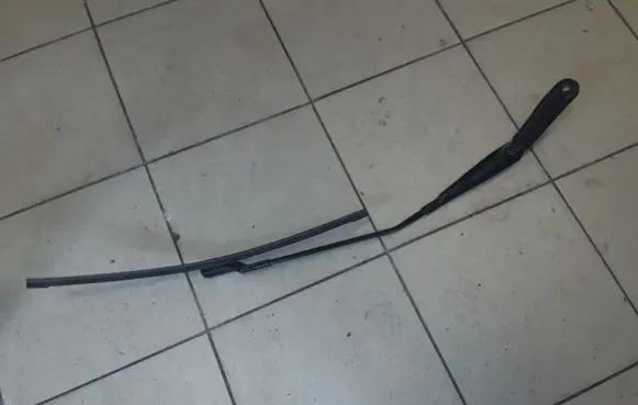 Volvo S80 Front wiper blade arm 30655059