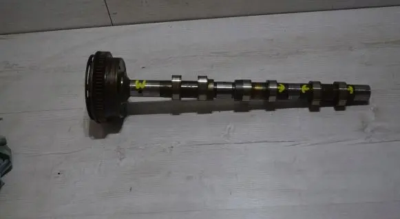 Mercedes-Benz CLS C219 Camshaft 