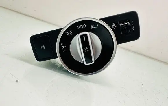 Mercedes-Benz B W246 W242 Light switch A2049053103 10091543