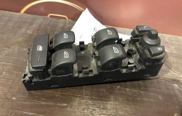 Volvo XC60 Electric window control switch 31272008