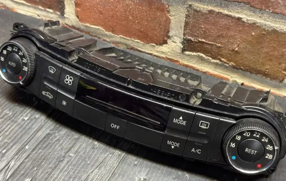 Mercedes-Benz E W211 Climate control unit 2118300890 00064206