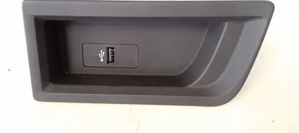 BMW 3 F30 F35 F31 USB socket connector 9207358
