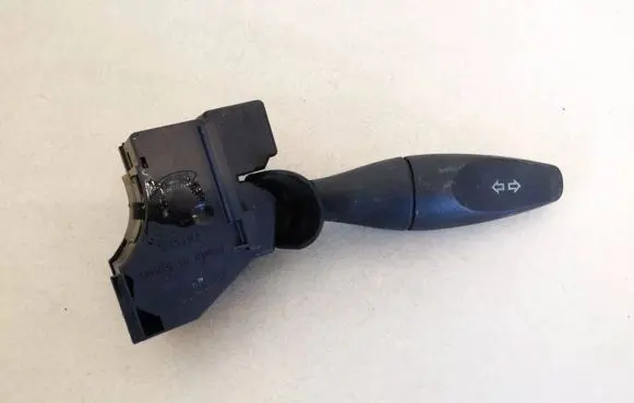 Ford Mondeo Mk III Indicator stalk 1s7t13335ae