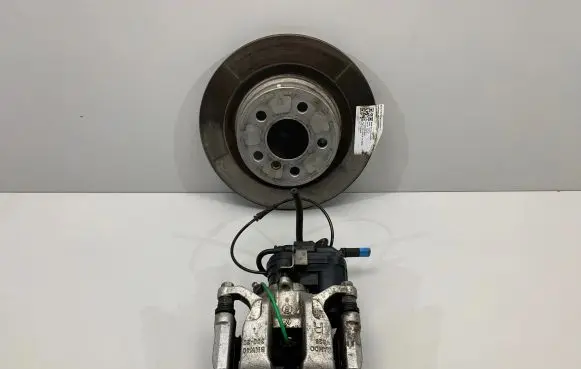 BMW 3 G20 G21 Brake discs and calipers set 8836838