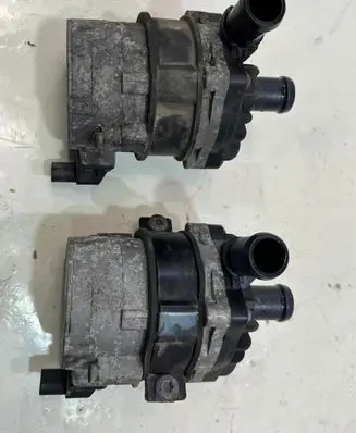 Volkswagen Touareg II Water pump