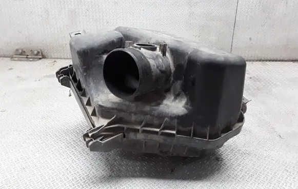 Toyota Auris 150 Air filter box