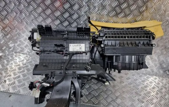 Opel Insignia B Interior heater climate box assembly 39159725