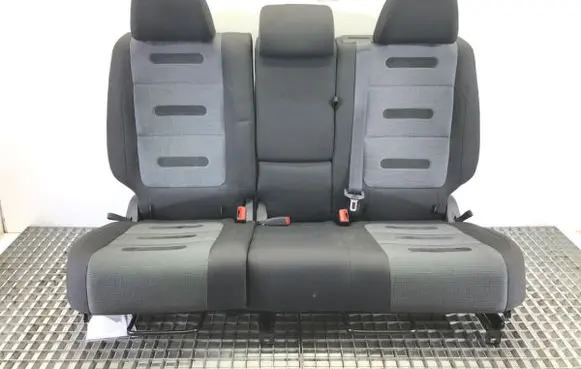 Volkswagen Tiguan Second row seats 
