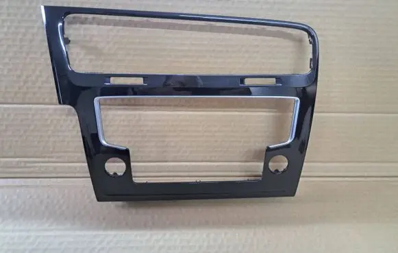 Volkswagen Golf VII Radio/GPS head unit trim 5G1819743