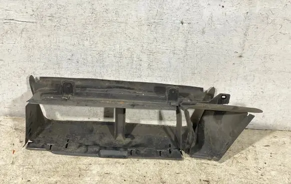 Ford Focus Intercooler air guide/duct channel Bm518314c