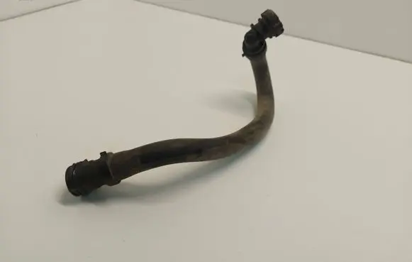 Peugeot 308 Engine coolant pipe/hose 9803986980