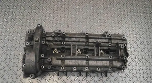 Mercedes-Benz Sprinter W906 Engine head R6420163901 A6420101230