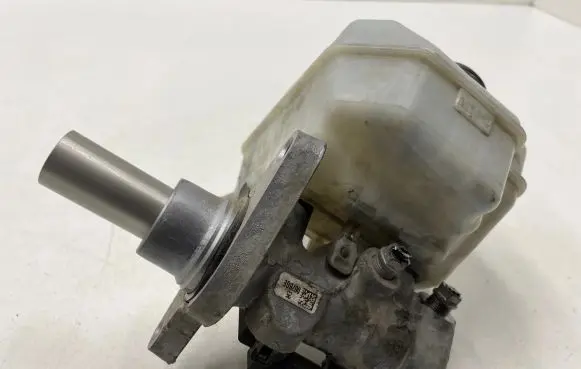 Volkswagen PASSAT B7 Master brake cylinder 3C1611301