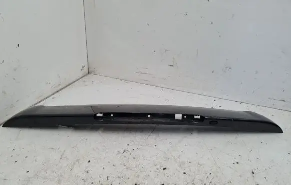 Tailgate/trunk spoiler