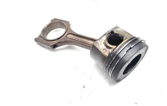 BMW X3 F25 Piston with connecting rod N47D20C