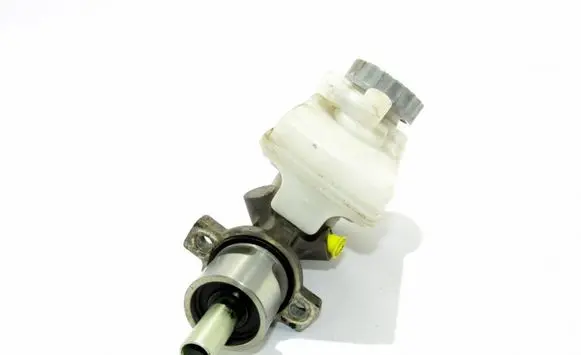 Master brake cylinder