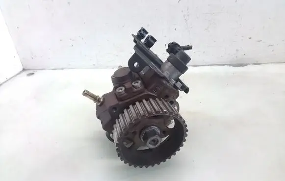 Ford Fusion Fuel injection high pressure pump 9683703780A
