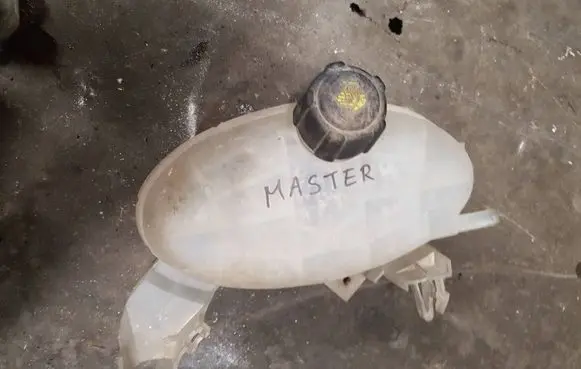 Renault Master II Coolant expansion tank/reservoir 820059500