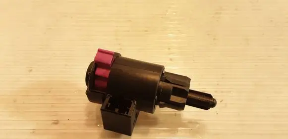 Audi A7 S7 4G Brake pedal sensor switch 4F0945459B