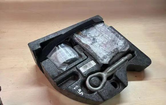 BMW X1 E84 Tool box 6793708