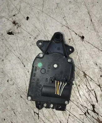 Audi A3 S3 8L Air flap motor/actuator 1J1907511A 6NN00769200
