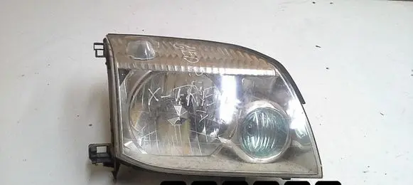 Nissan X-Trail T30 Headlight/headlamp