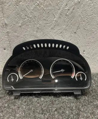BMW X3 F25 Speedometer (instrument cluster) 9387583