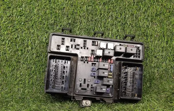 Ford Fusion II Power management control unit 8T2T14B192AA