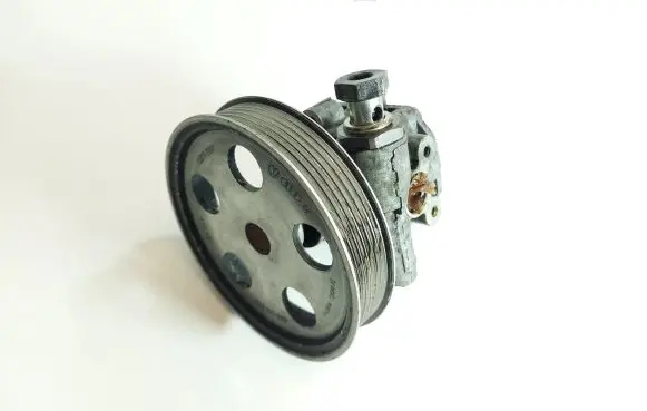 Audi A4 S4 B7 8E 8H Power steering pump 8E0145153D