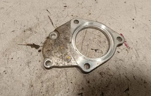 Mitsubishi L200 Thermostat/thermostat housing 