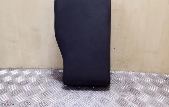 Mitsubishi Outlander Rear seat armrest 