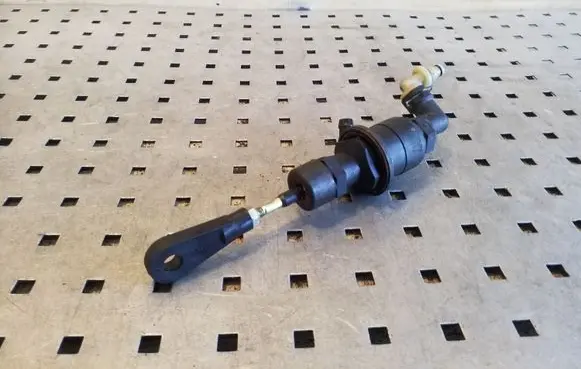 Hyundai ix35 Clutch master cylinder