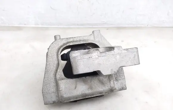 Skoda Karoq Engine mount bracket 5Q0199262DM