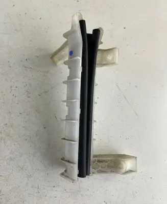 Jeep Grand Cherokee Rear door windshield rail 58915