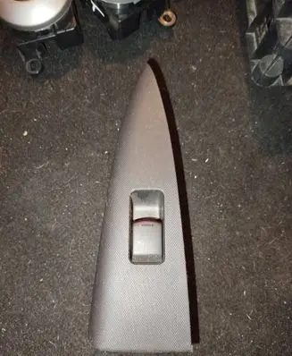 Nissan Note (E11) Quarter vent window switch 25411ED00B C769