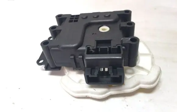 Mazda CX-5 Air flap motor/actuator GA705KD47