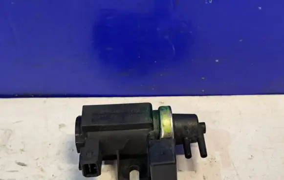 Volvo S60 Turbo solenoid valve 30637251