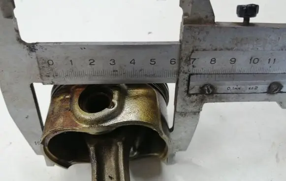 Opel Mokka Piston with connecting rod